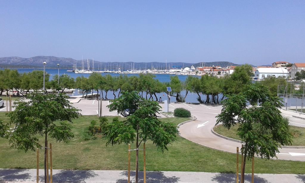 巴兹尔公寓及客房旅馆 贝蒂纳 外观 照片