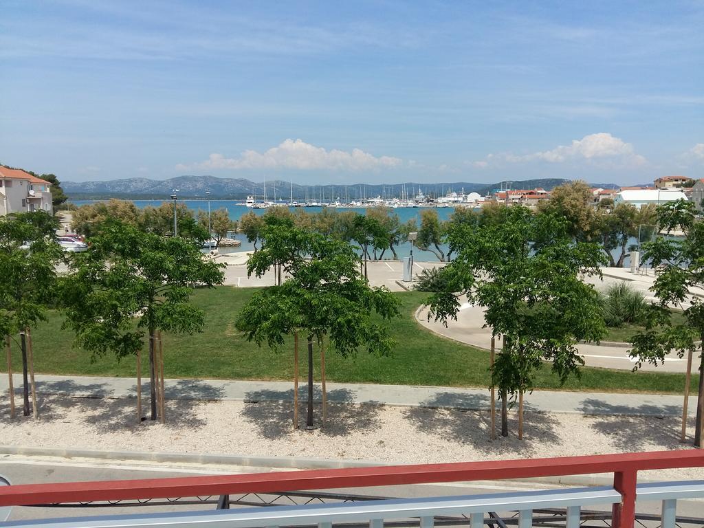 巴兹尔公寓及客房旅馆 贝蒂纳 外观 照片